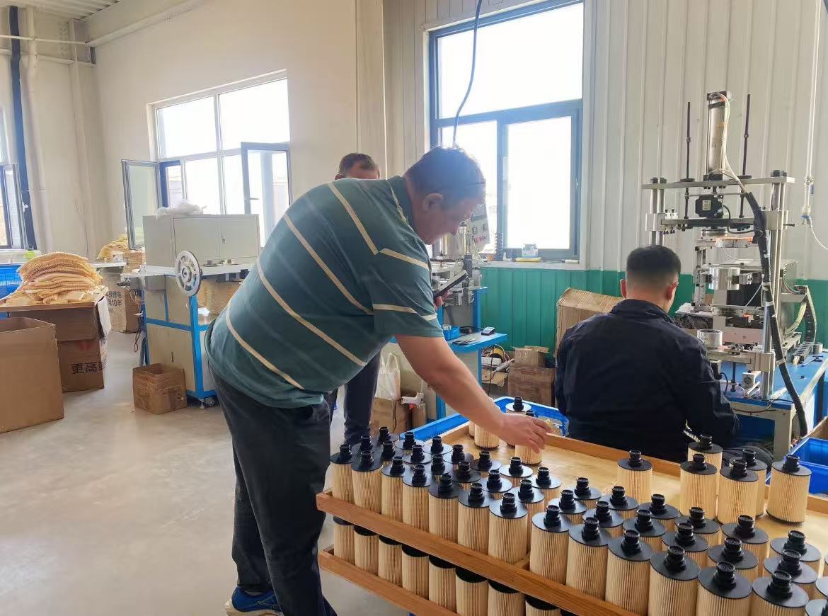 Ռուս հաճախորդները այցելում են Guohao Filter Factory